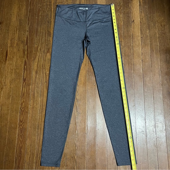 Old Navy Women’s Large Tall Active Gray-Black Fitted Sport Compression Leggings - Picture 4 of 11